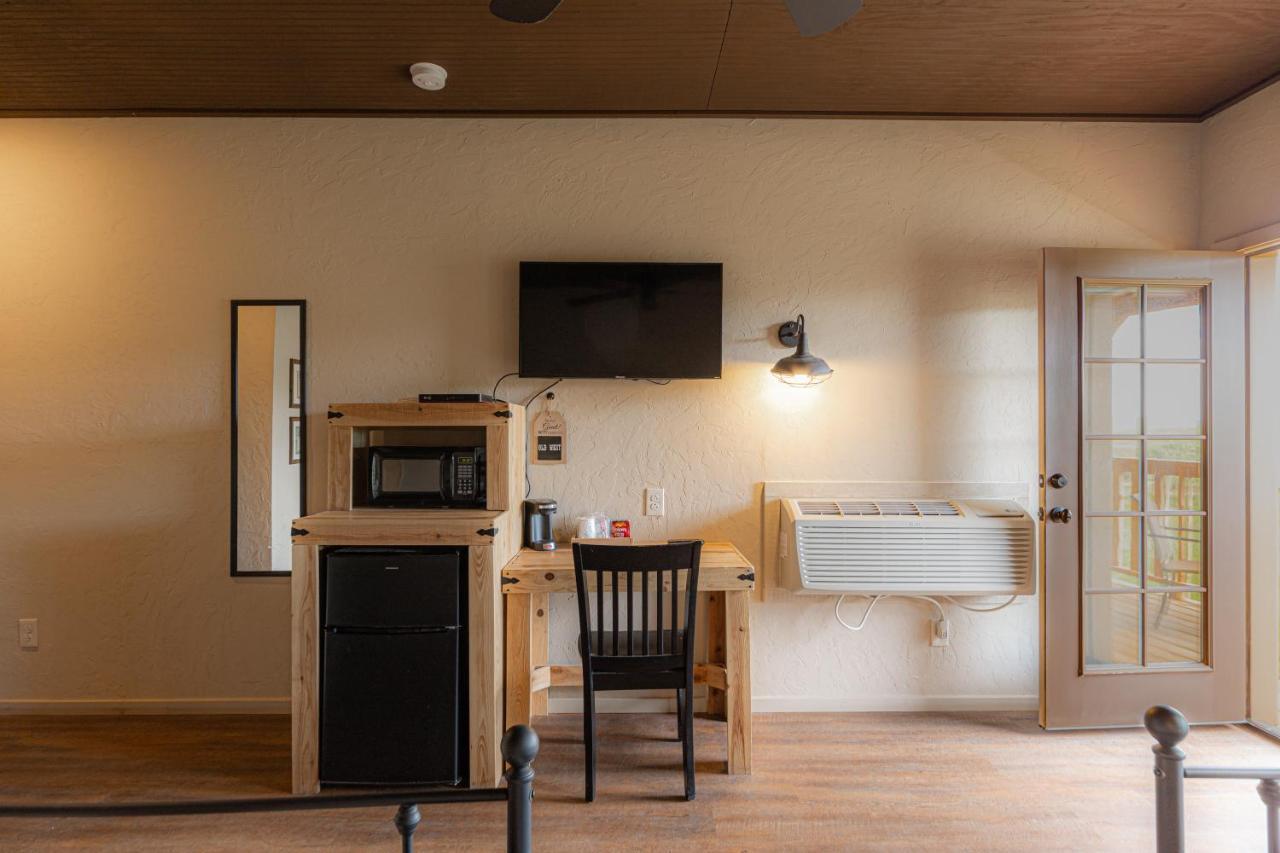 -Pet Friendly- Miners Cabin #5 -Two Double Beds - Private Balcony Tombstone Eksteriør billede