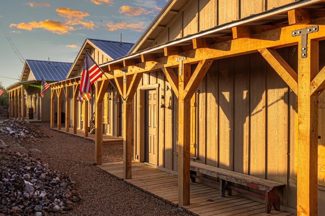 -Pet Friendly- Miners Cabin #5 -Two Double Beds - Private Balcony Tombstone Eksteriør billede