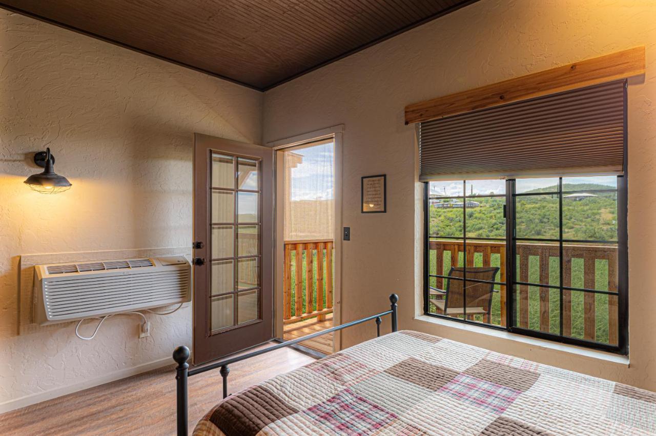 -Pet Friendly- Miners Cabin #5 -Two Double Beds - Private Balcony Tombstone Eksteriør billede