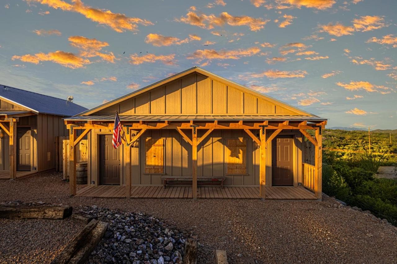 -Pet Friendly- Miners Cabin #5 -Two Double Beds - Private Balcony Tombstone Eksteriør billede