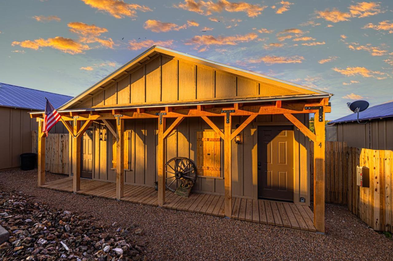 -Pet Friendly- Miners Cabin #5 -Two Double Beds - Private Balcony Tombstone Eksteriør billede