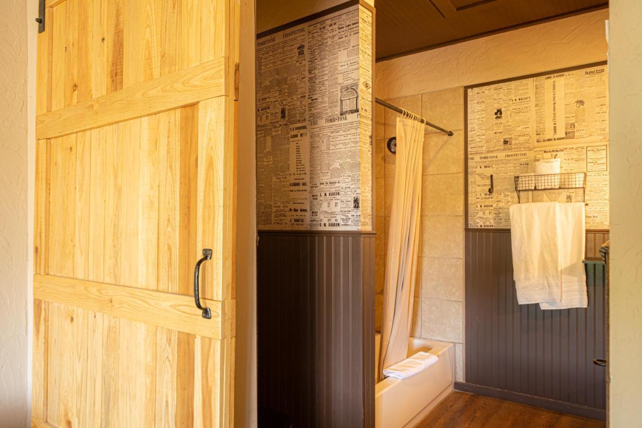 -Pet Friendly- Miners Cabin #5 -Two Double Beds - Private Balcony Tombstone Eksteriør billede