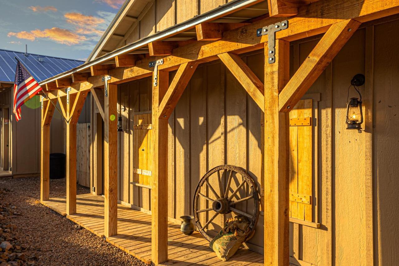 -Pet Friendly- Miners Cabin #5 -Two Double Beds - Private Balcony Tombstone Eksteriør billede