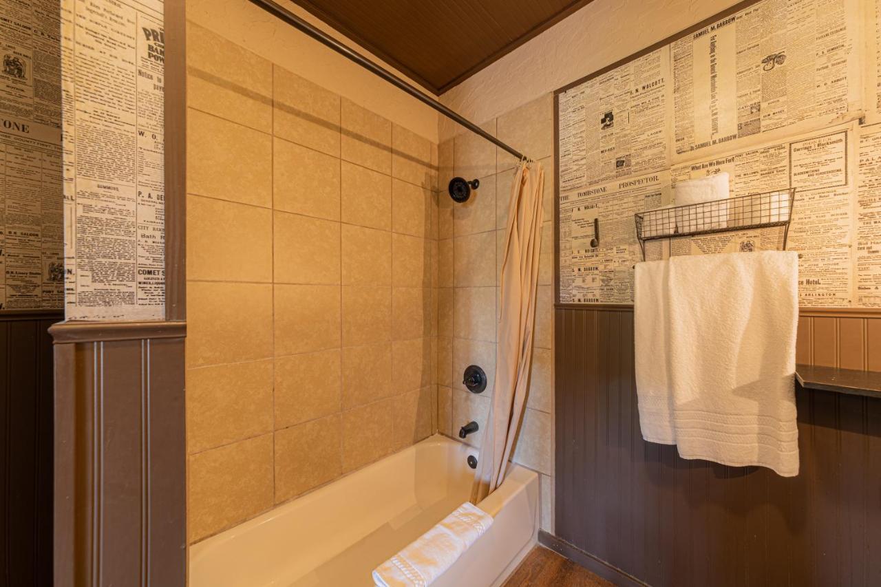 -Pet Friendly- Miners Cabin #5 -Two Double Beds - Private Balcony Tombstone Eksteriør billede