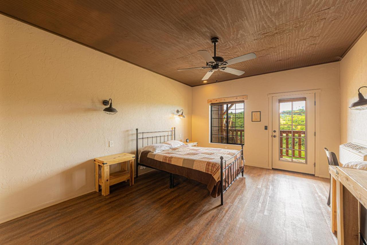 -Pet Friendly- Miners Cabin #5 -Two Double Beds - Private Balcony Tombstone Eksteriør billede